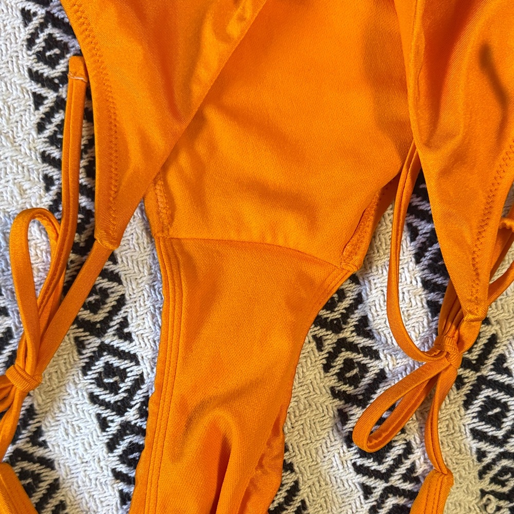 Vibrant Orange Bikini Set - Picture 4 of 4